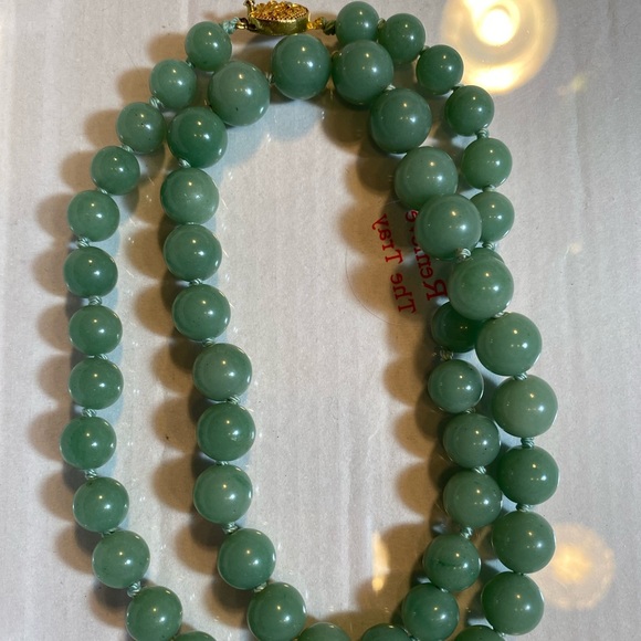Vintage Chinese Green JADE Bead Necklace  Sterling Silver Clasp - Picture 2 of 2
